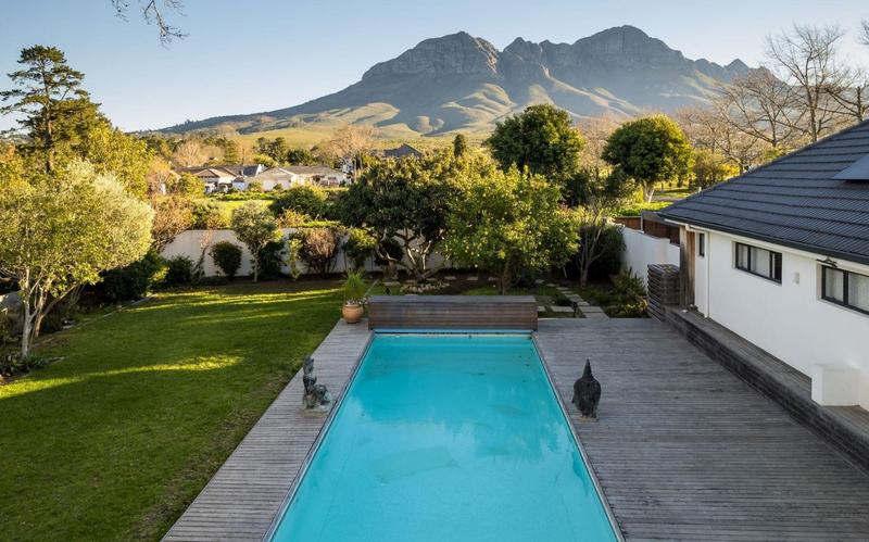 8 Bedroom Property for Sale in Somerset West Western Cape